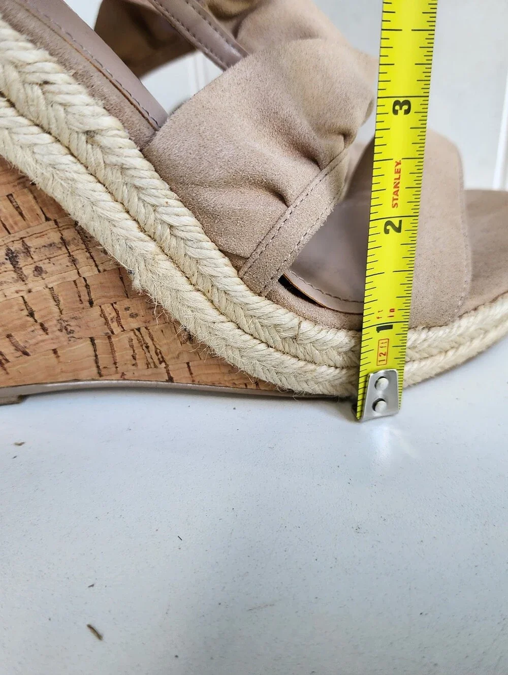 Charles David Women’s Ruffled Beige Suede Espadrille Wedges $170 Size 8.5 M